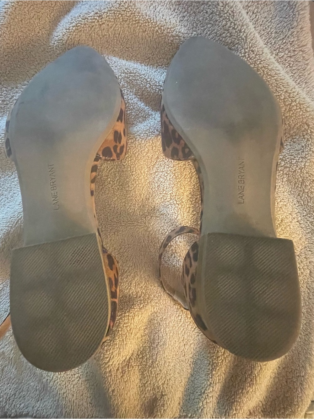 Women’s Leopard Print Ankle Strap Pointed-Toe Pumps Low Heel 12W - Picture 7 of 8